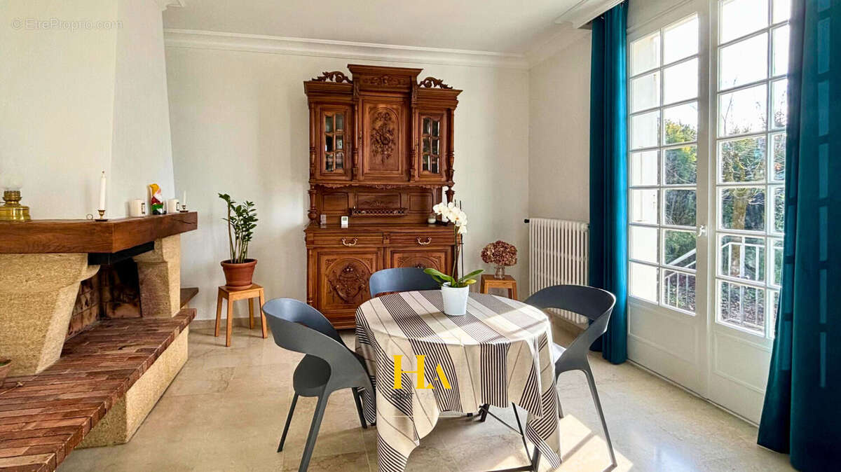 Maison à MOURS-SAINT-EUSEBE