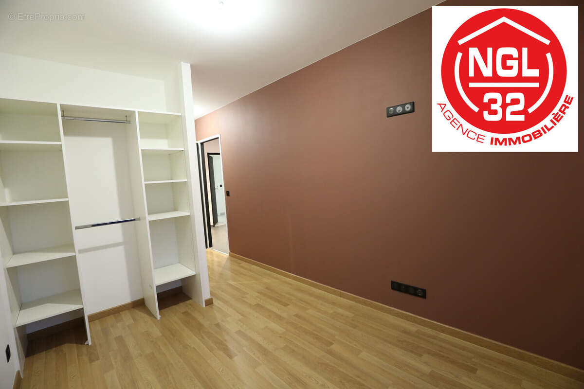 Appartement à CRUSEILLES