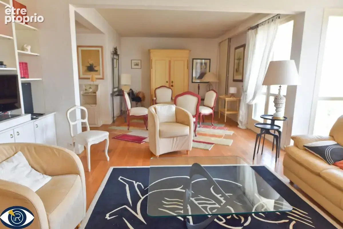 Appartement 145 m² à Laval  - photo 3