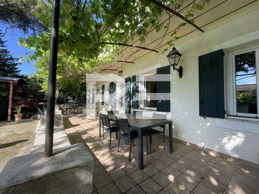 NÎMES – MONTAURY  Maison de charme avec jardin arboré - photo 4