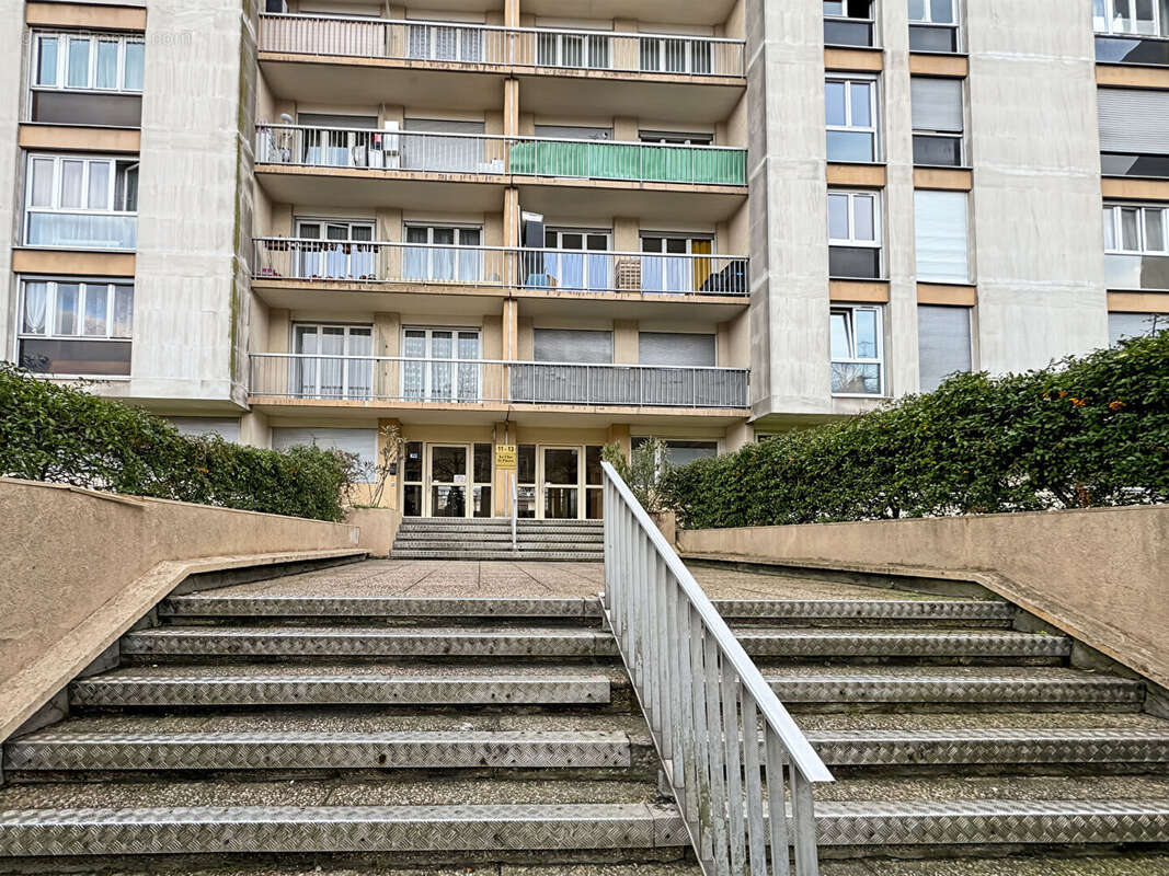 Appartement à ROSNY-SOUS-BOIS