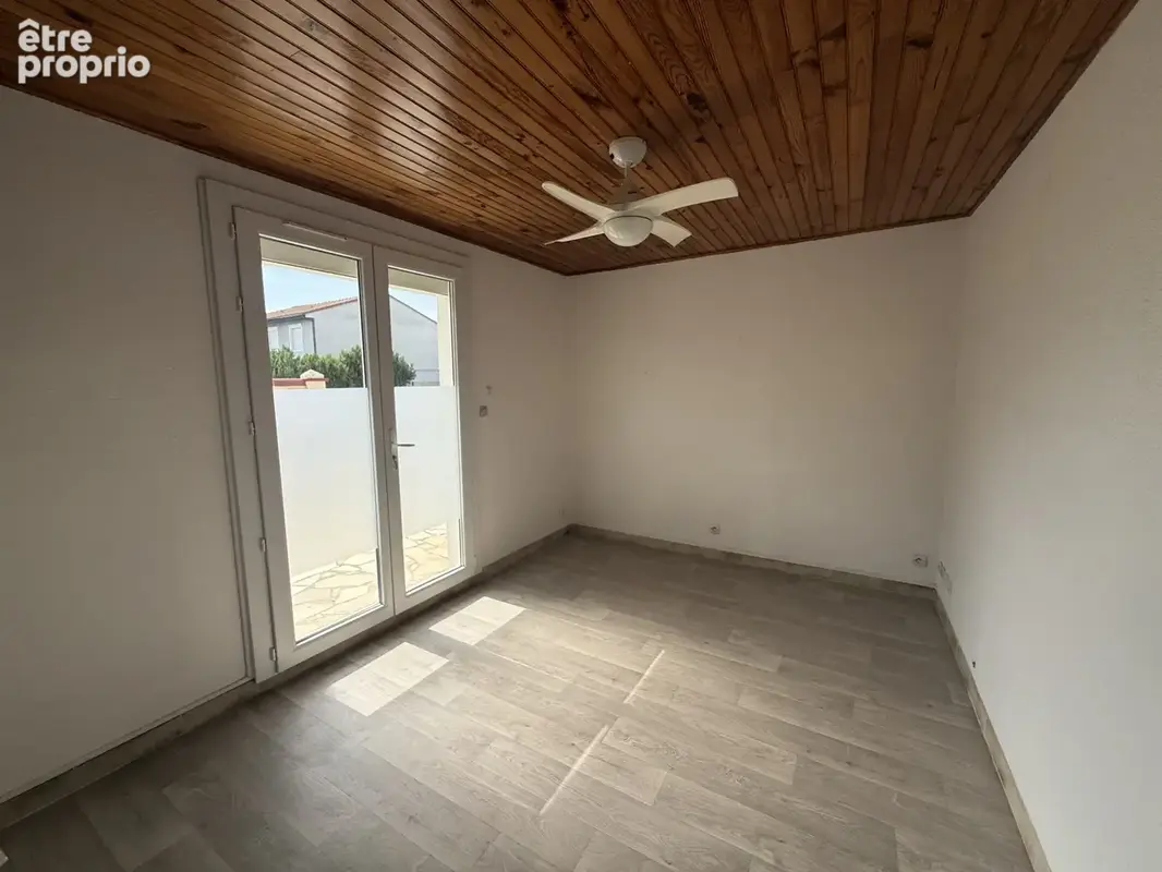 Rare sur le secteur ! Villa avec T2 indépendant, piscine, garage 60 m2 et revenus locatifs. - photo 14