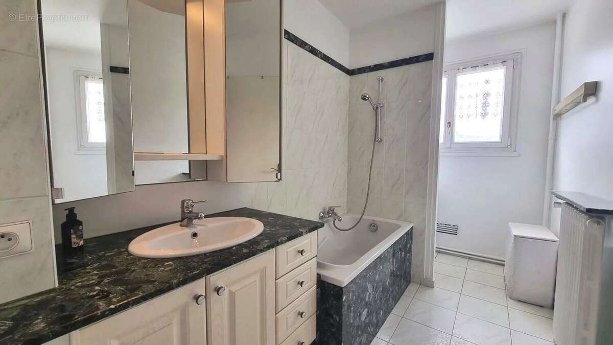 Appartement à BEYNES