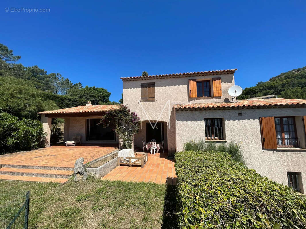 Maison de famille vue mer domaine de beauvallon a grimaud a renover - photo 6