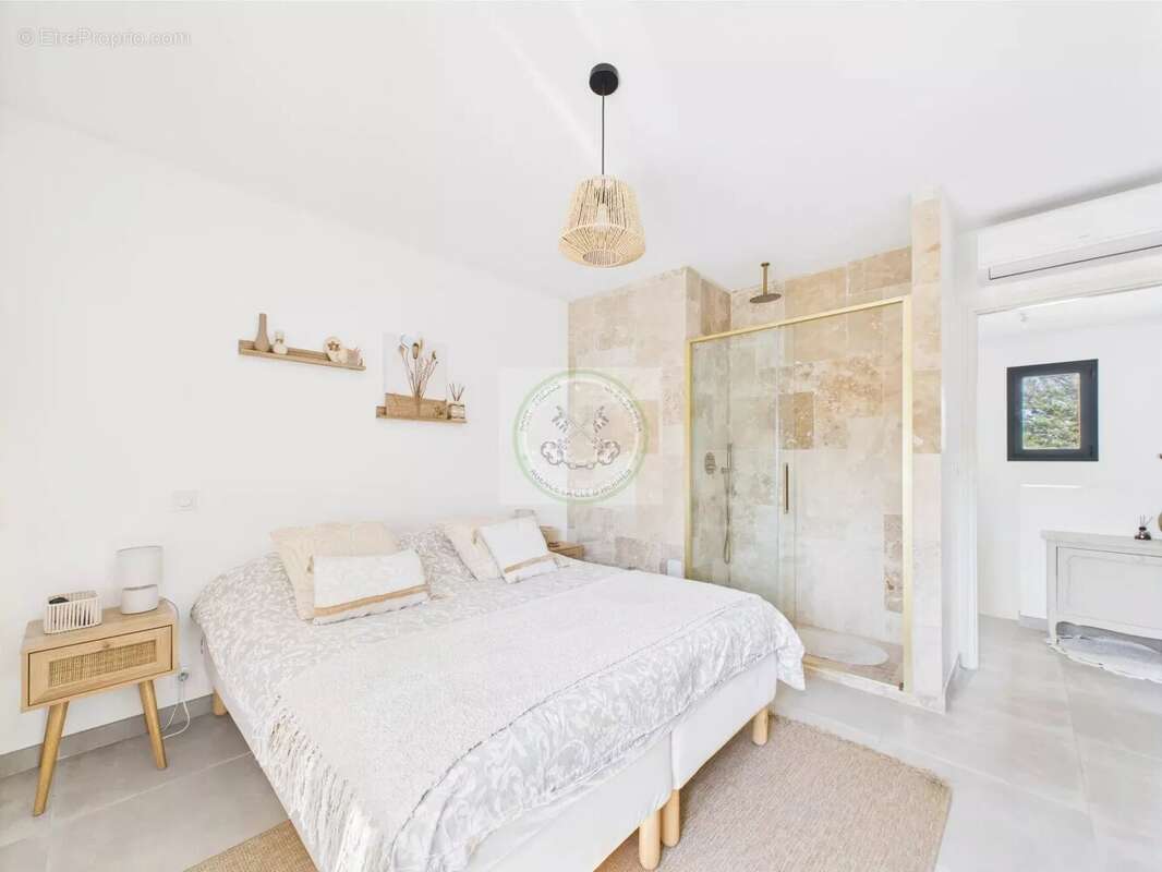 Maison à PUGET-SUR-ARGENS