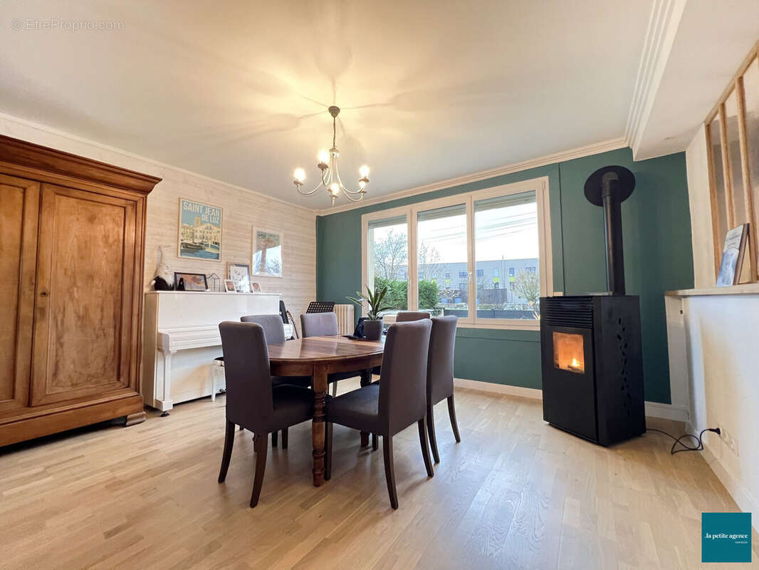 Maison à FLEURY-SUR-ORNE