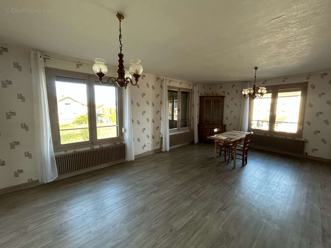 Maison à MAGNY-VERNOIS