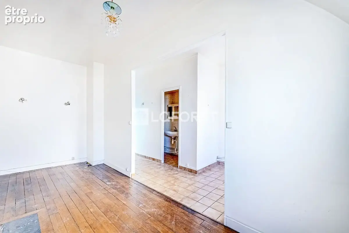 Studio - Dernier étage avec ascenseur - Boulevard de Courcelles, Paris 17e - photo 11