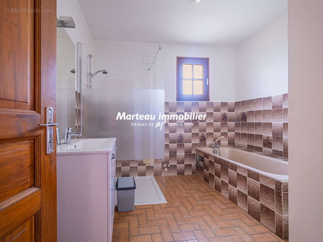 Maison à SAVIGNE-L'EVEQUE
