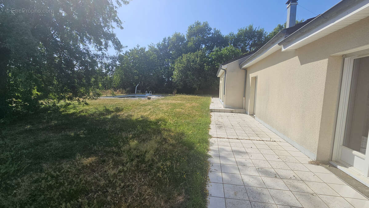 Maison à LE DORAT