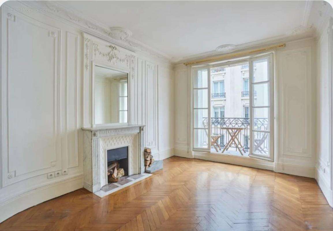 Appartement à PARIS-15E