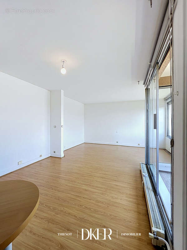 Studio lumineux avec balcon - Hyper-centre Reims - photo 4