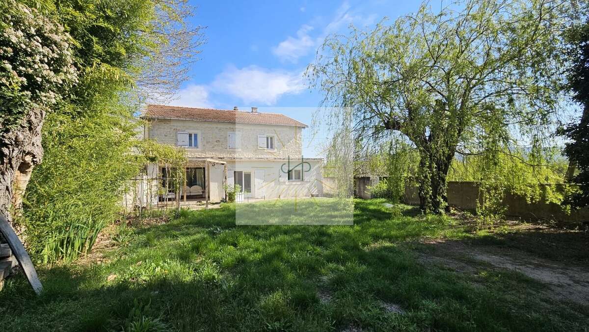 Maison à MONTELIMAR