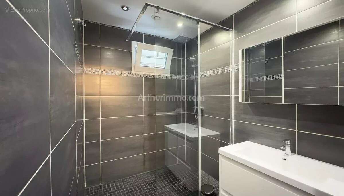 Appartement à PRINGY