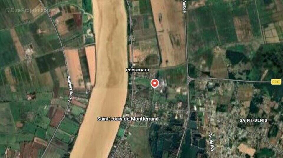 Terrain à SAINT-LOUIS-DE-MONTFERRAND