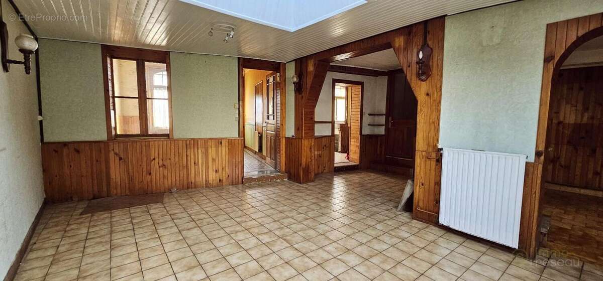 Maison à ESQUENNOY