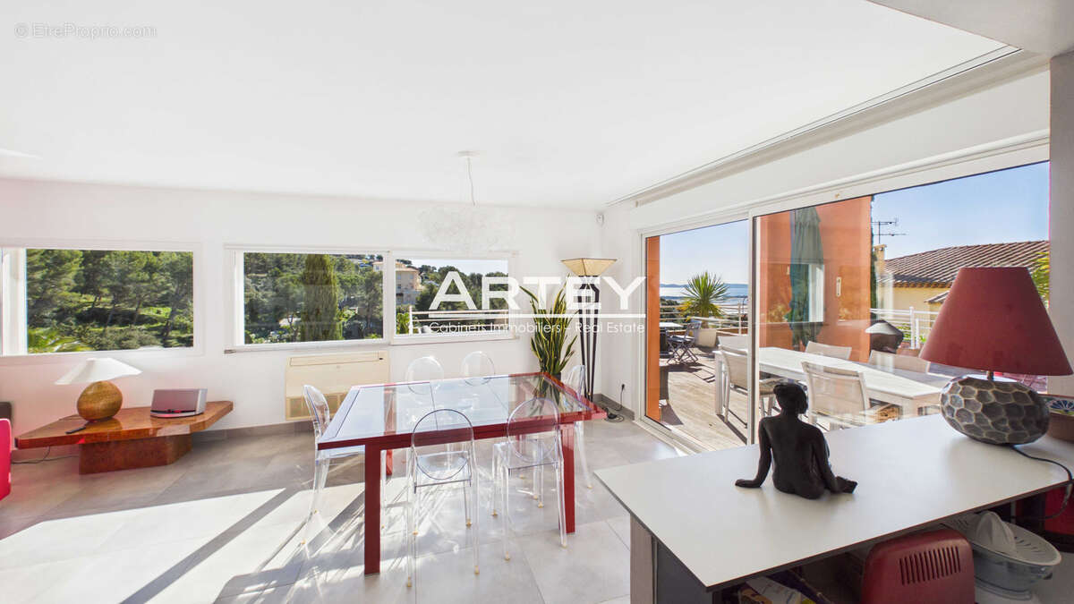 Maison à HYERES