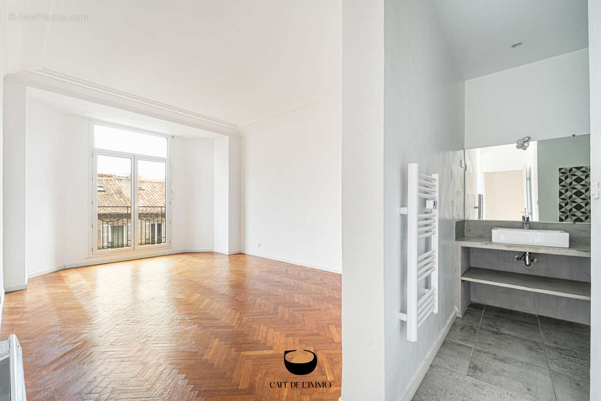 Appartement à MARSEILLE-8E