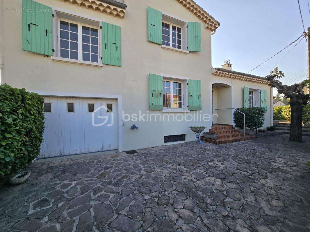 Maison à MONTELIMAR