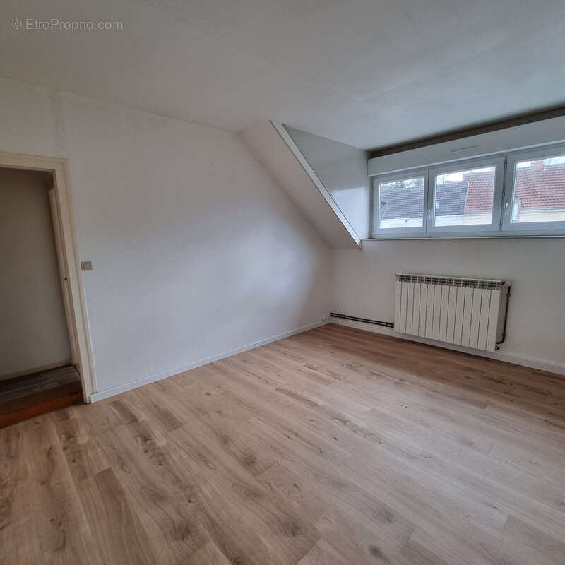 Maison à MONTGIVRAY