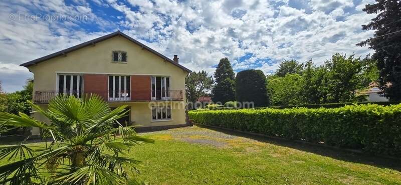 Maison à vendre 9 pièces PAU (64) Rare– Entre Trespoey et Allées de Morlaàs – 260 m² et 1300M2 de terrain - photo 3