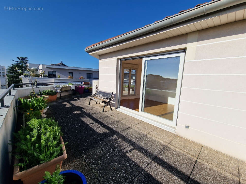 Appartement à LYON-8E