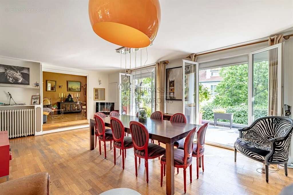 Maison à SURESNES