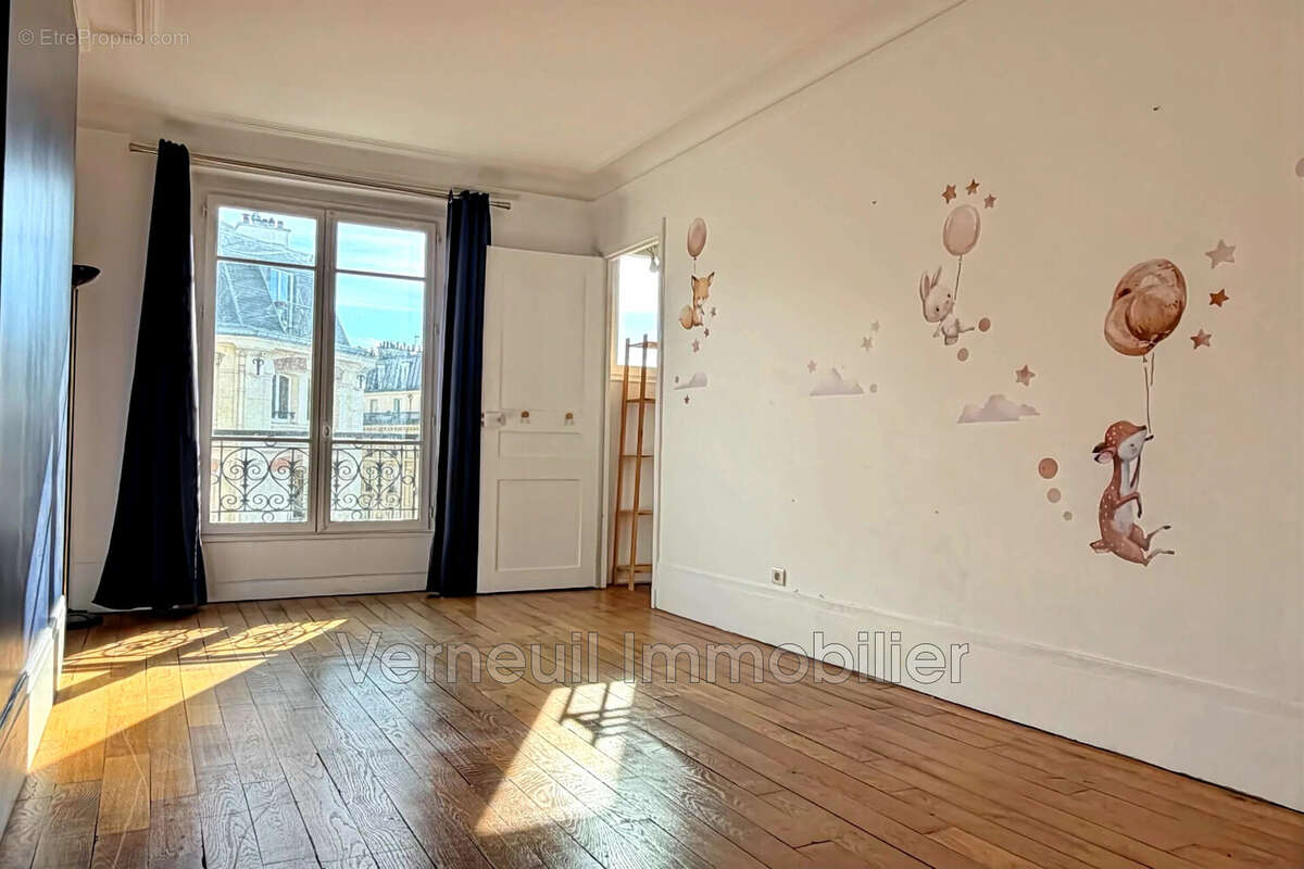 Appartement 70 m² à Paris-10e  - photo 7