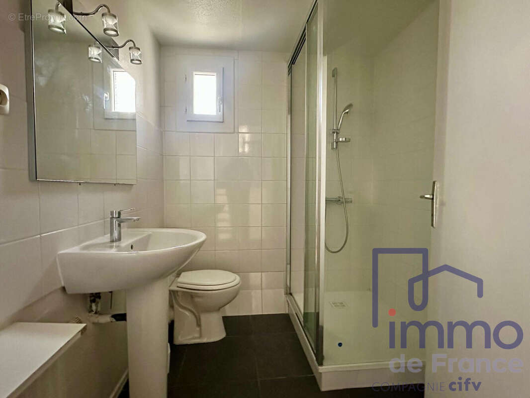 Maison à SAINT-PRIEST-EN-JAREZ