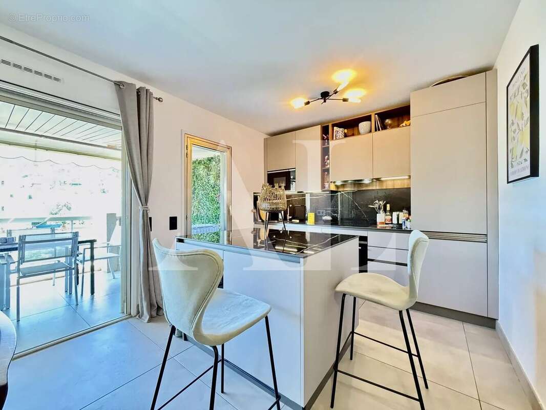 Appartement à VALLAURIS