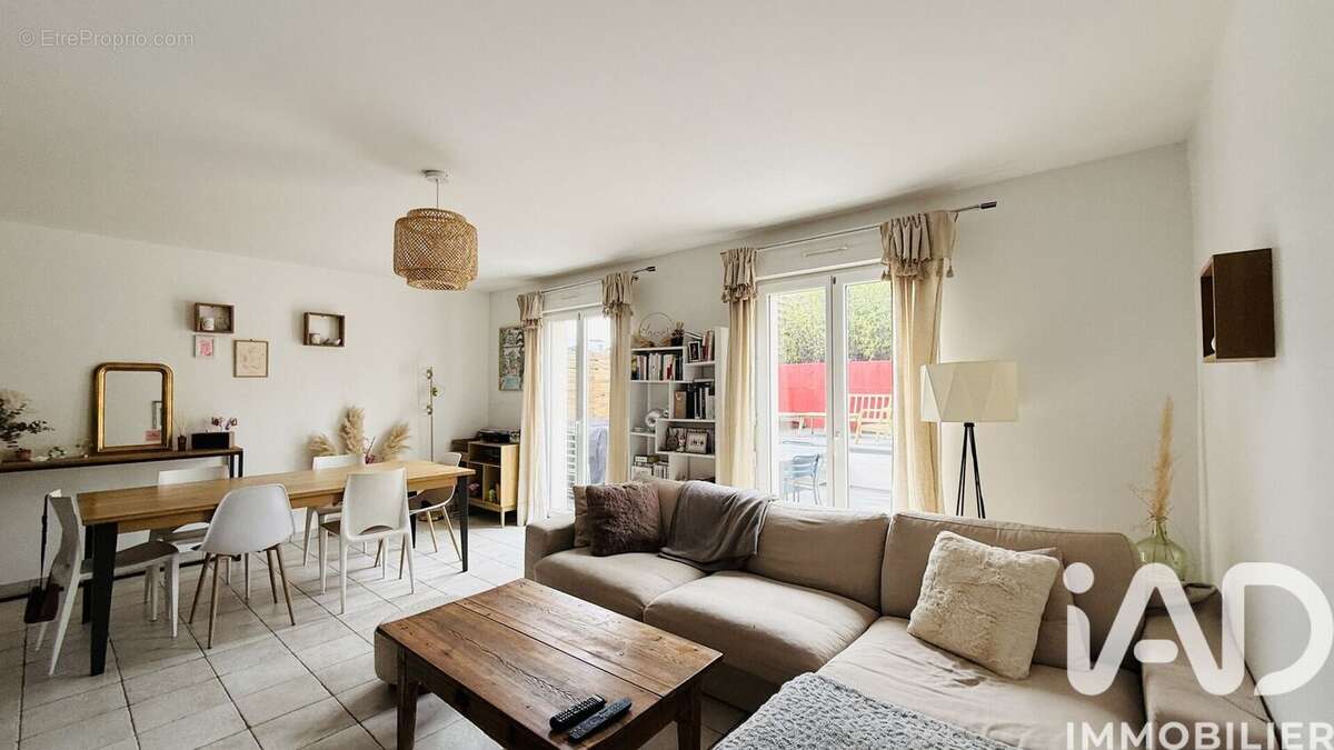 Photo 2 - Maison à LA TALAUDIERE