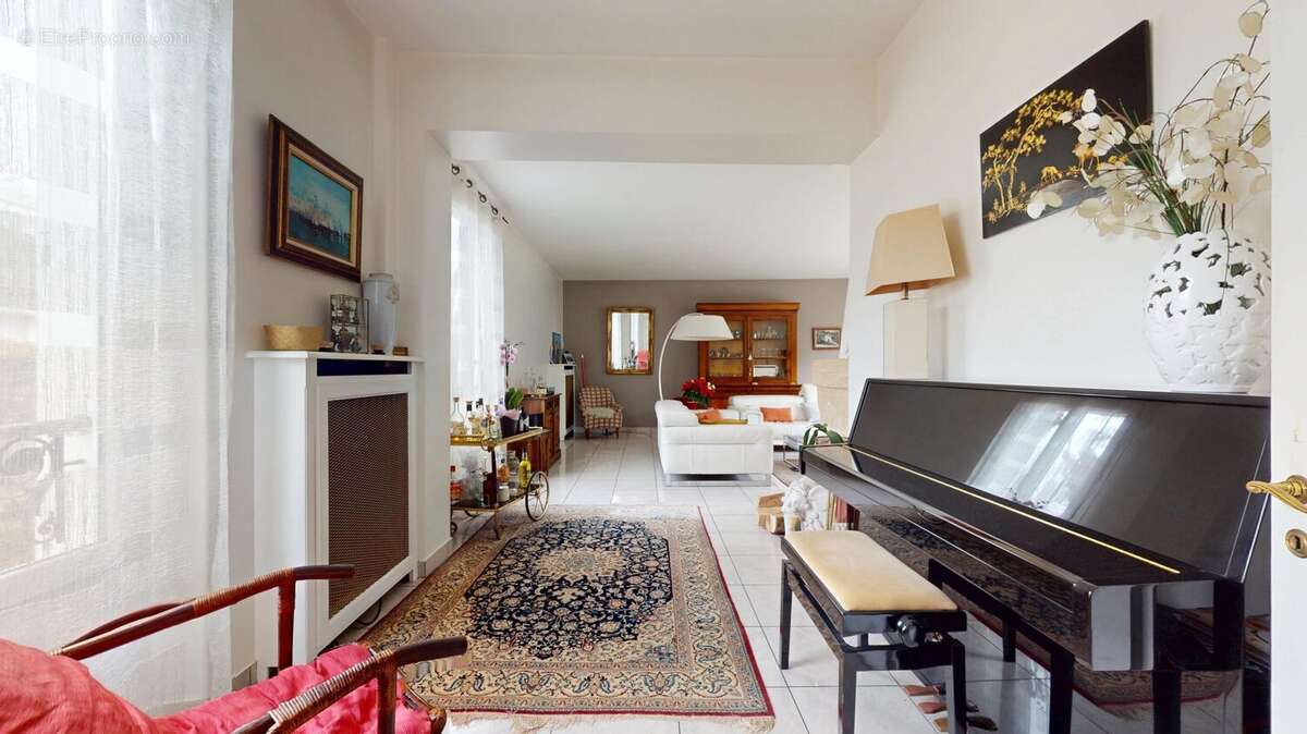 Maison à LE PERREUX-SUR-MARNE