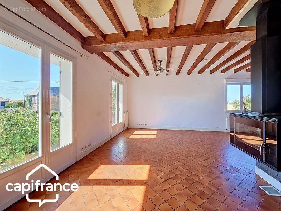 Maison sur sous-sol 121 m² – 5 chambres – terrain clos 1 305 m² – Saint-Jacques-de-Thouars, proximité immédiate de Thouars - photo 3