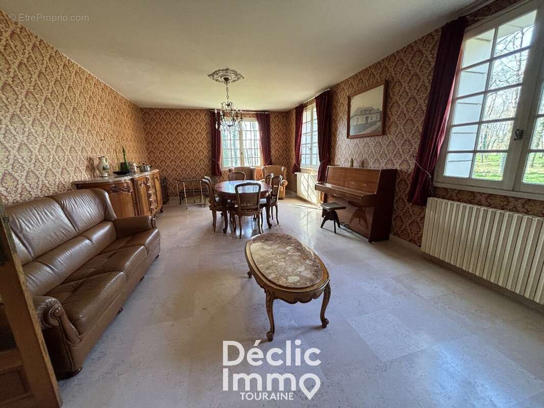 Maison à VERNEUIL-LE-CHATEAU