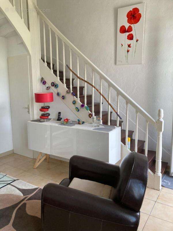 A 7 kms de Saint-André de Cubzac ,au calme à La Lande de Fronsac ,découvrez cette maison R+1  en pierre 1900  d'environ 101 m² h - photo 11