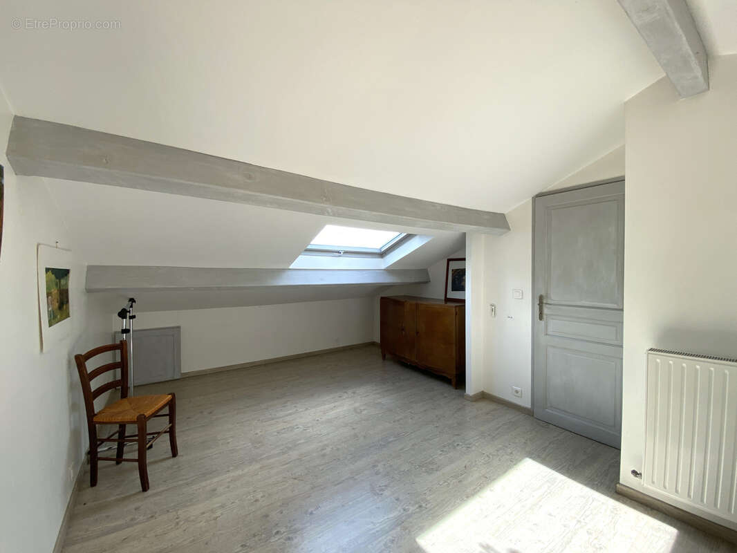 CIVRIEUX D'AZERGUES   Spacieuse Maison de plain-pied entièrement rénovée - photo 15