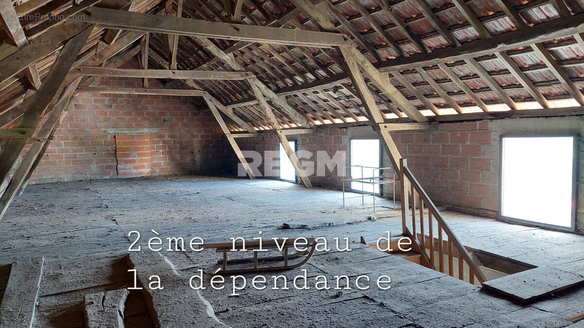 Maison à SAUVAGNON