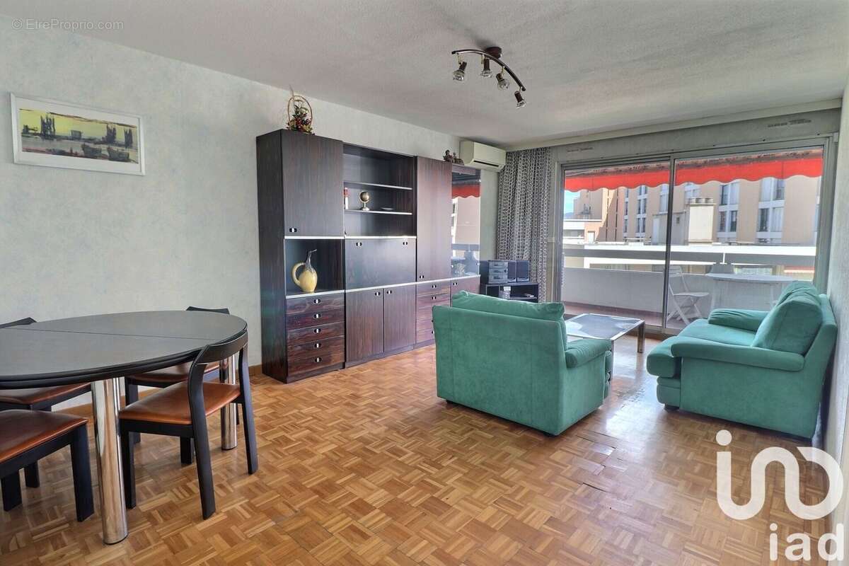 Photo 2 - Appartement à MARSEILLE-4E