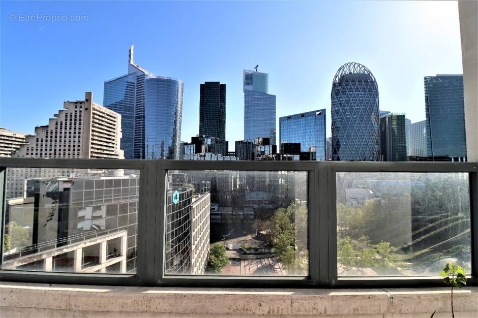 Appartement à COURBEVOIE