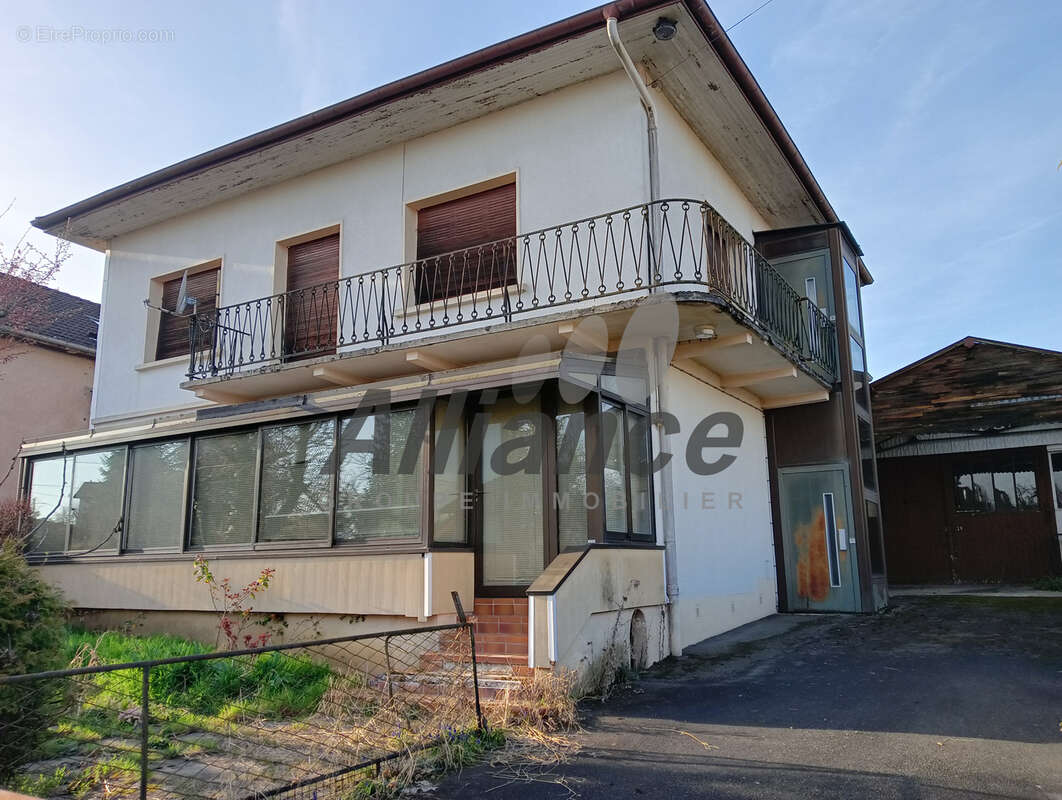 Maison à SAINT-LOUP-SUR-SEMOUSE