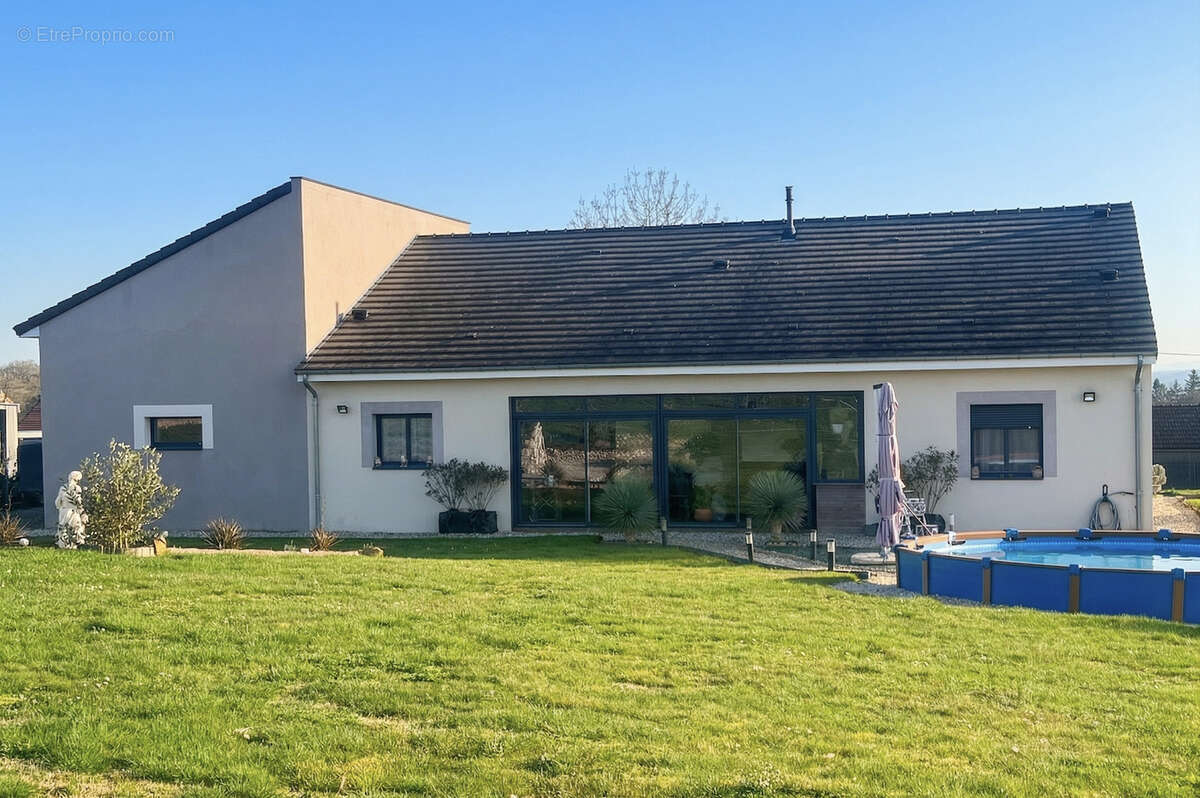 Maison à LA MOTTE-SAINT-JEAN