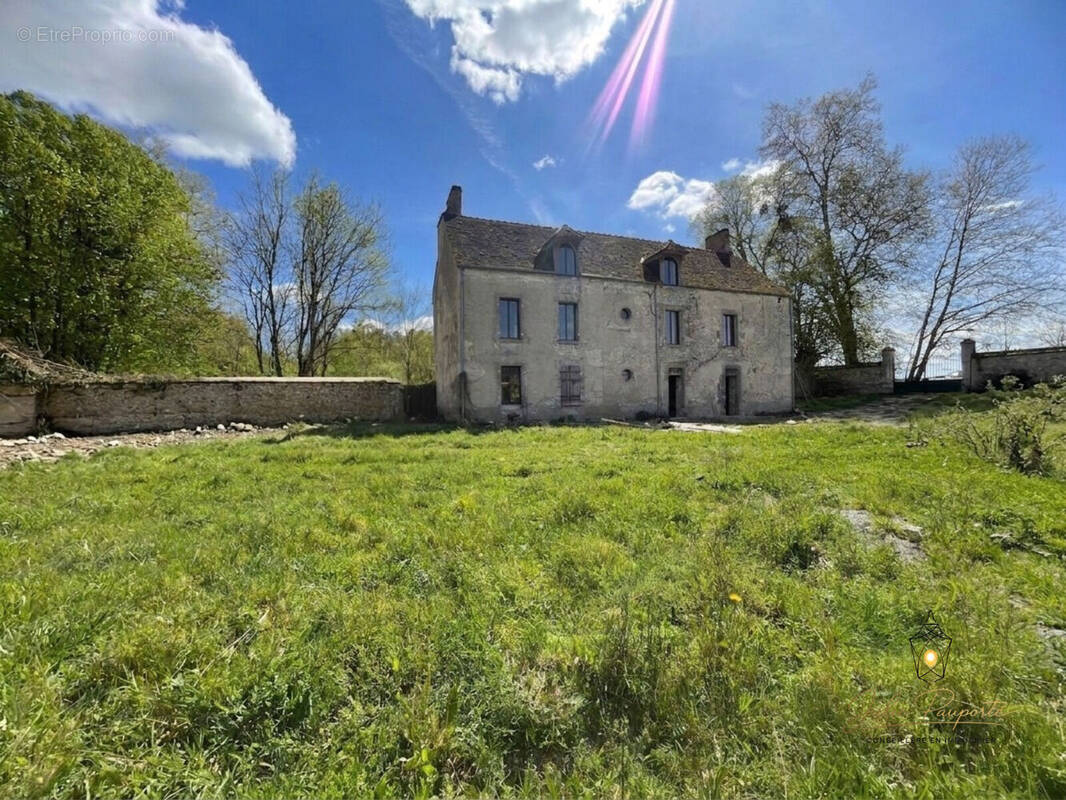 Maison à MORMANT-SUR-VERNISSON