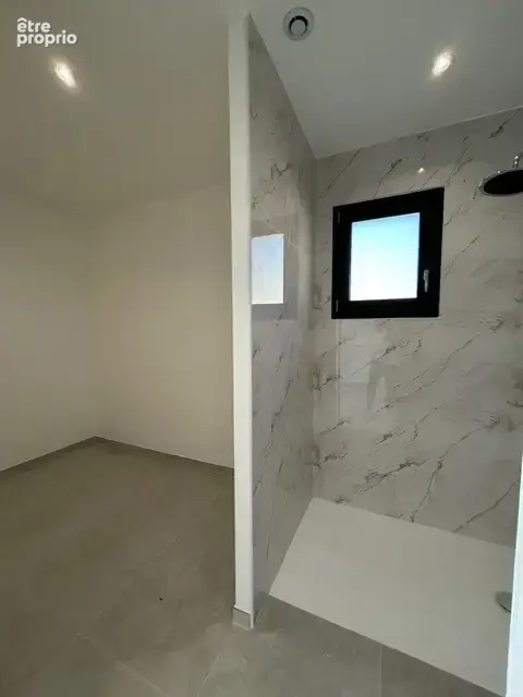 Maison neuve de plain à vendre avec garage et terrain attenant - photo 10