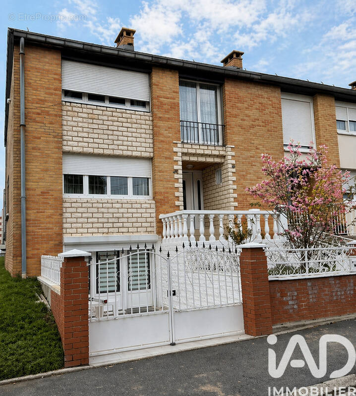 Photo 1 - Maison à DOUCHY-LES-MINES