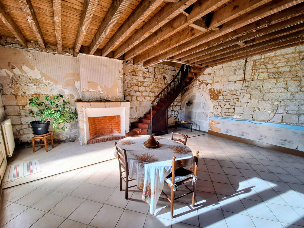 Maison à FONTEVRAUD-L'ABBAYE