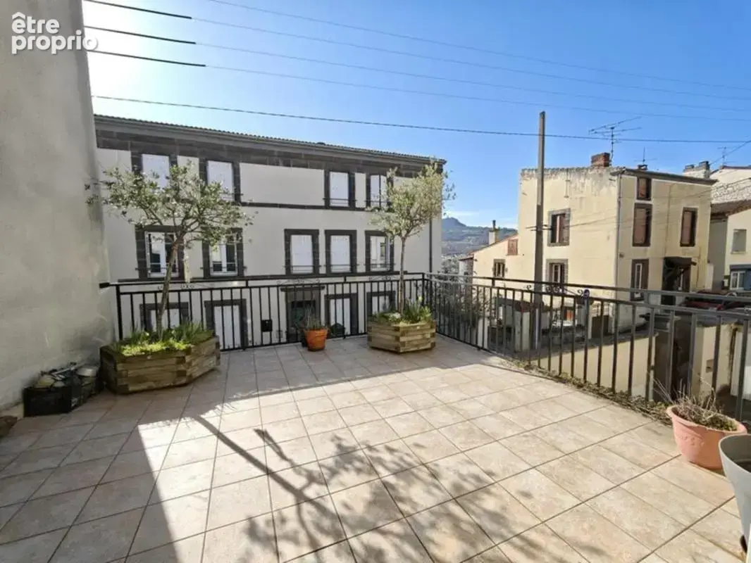 Maison de bourg avec terrasse et vue dégagée – Beaumont (63110) - photo 2