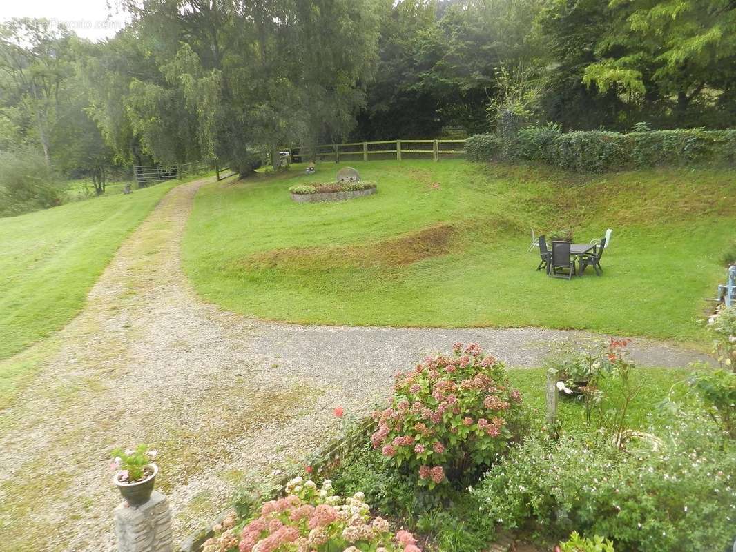 Maison à SAINT-PIERRE-SUR-DIVES