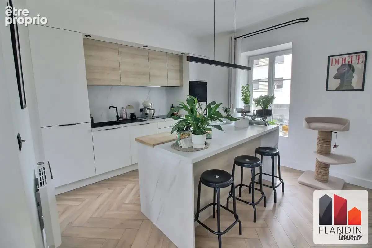 Appartement 3 pièces 88 m² à vendre à Saint-Genis-Laval (69230) - photo 2