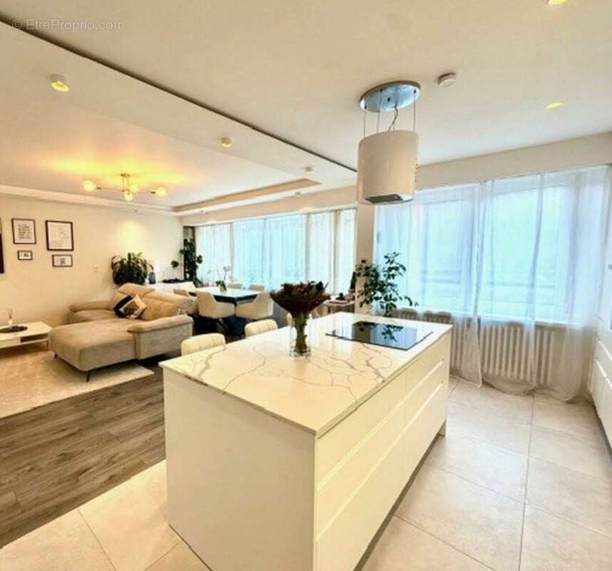 Appartement à NANTERRE