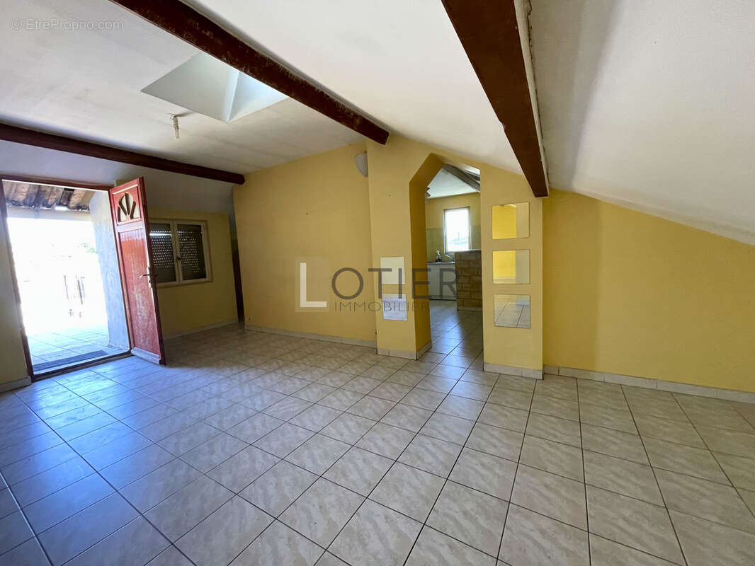 Appartement à SAINT-CHRISTOL-LES-ALES